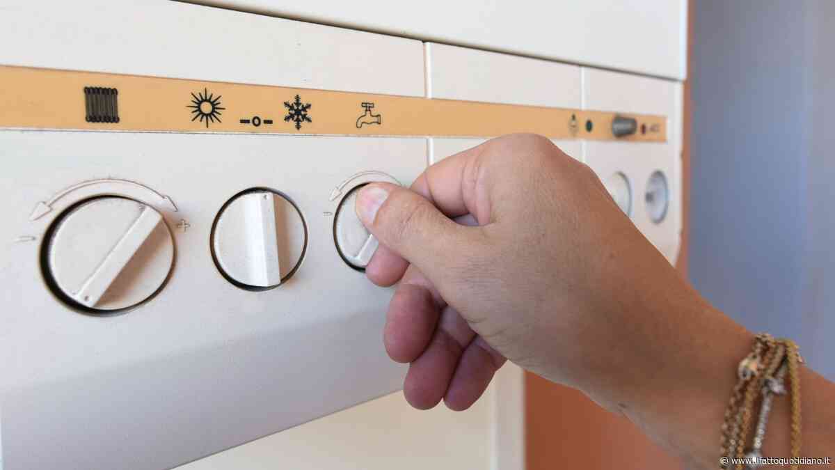 I possibili rincari autunnali sulle bollette: “Tra settembre e dicembre una famiglia spenderà 270 euro in più per luce e gas”