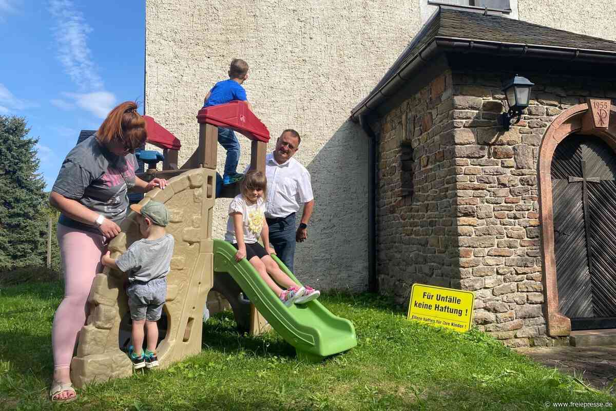 Anwohner baut Spielgerät auf – und will damit Cannabis-Pläne in Penig stoppen