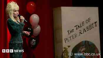 Dolly Parton's 'incredible' book scheme praised