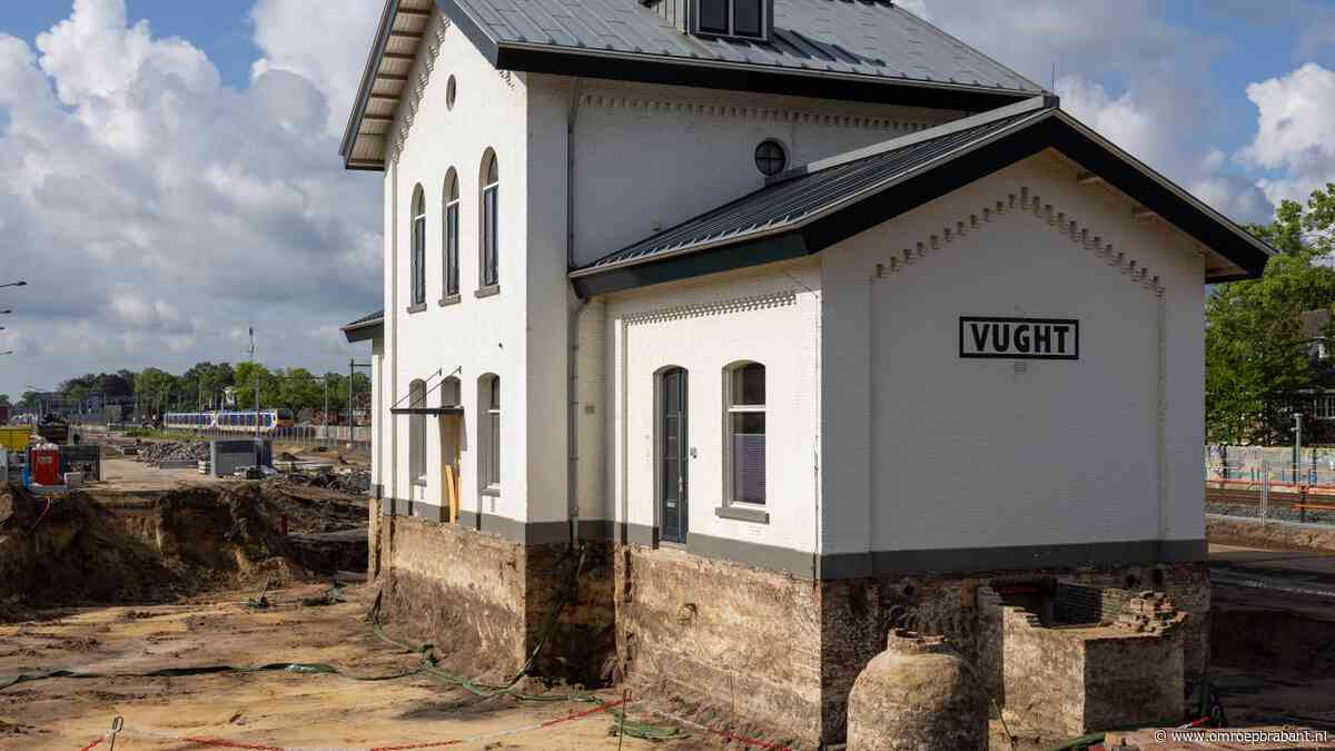 Stationsgebouw Vught van meer dan 700 ton schuift in oktober 14 meter opzij
