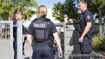 Großeinsatz an Schule in Brandenburg: zwei Tote, Tatverdächtiger festgenommen – „feiger Femizid“