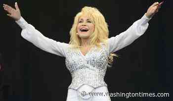 CNN apologizes to Dolly Parton's family for airing photo of Las Vegas impersonator