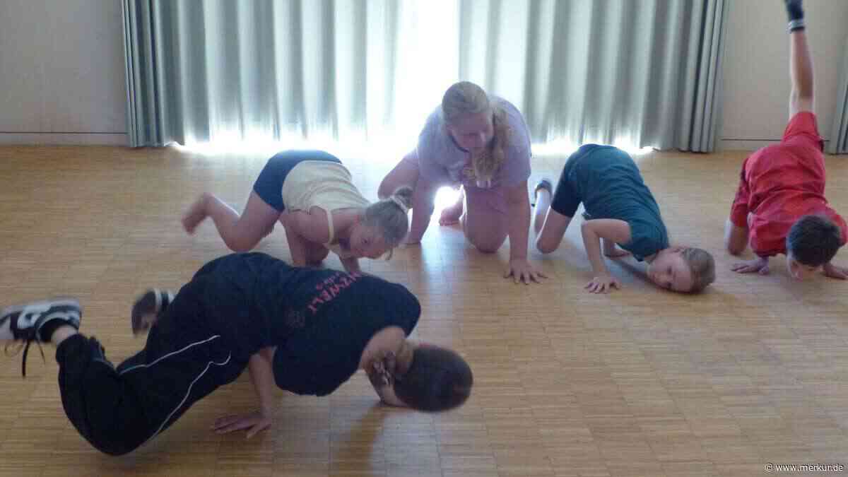 Breakdance-Workshop: Kinder lernen Turtle und Baby-Freeze
