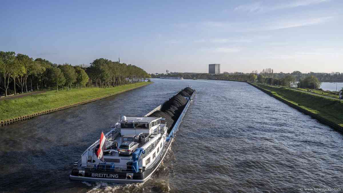 Amsterdam-Rijnkanaal ’s nachts dicht voor grote schepen door personeelstekort