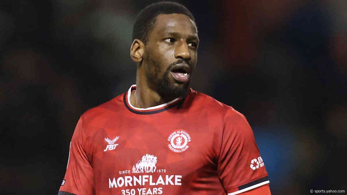 Truro City sign former Championship striker Bogle