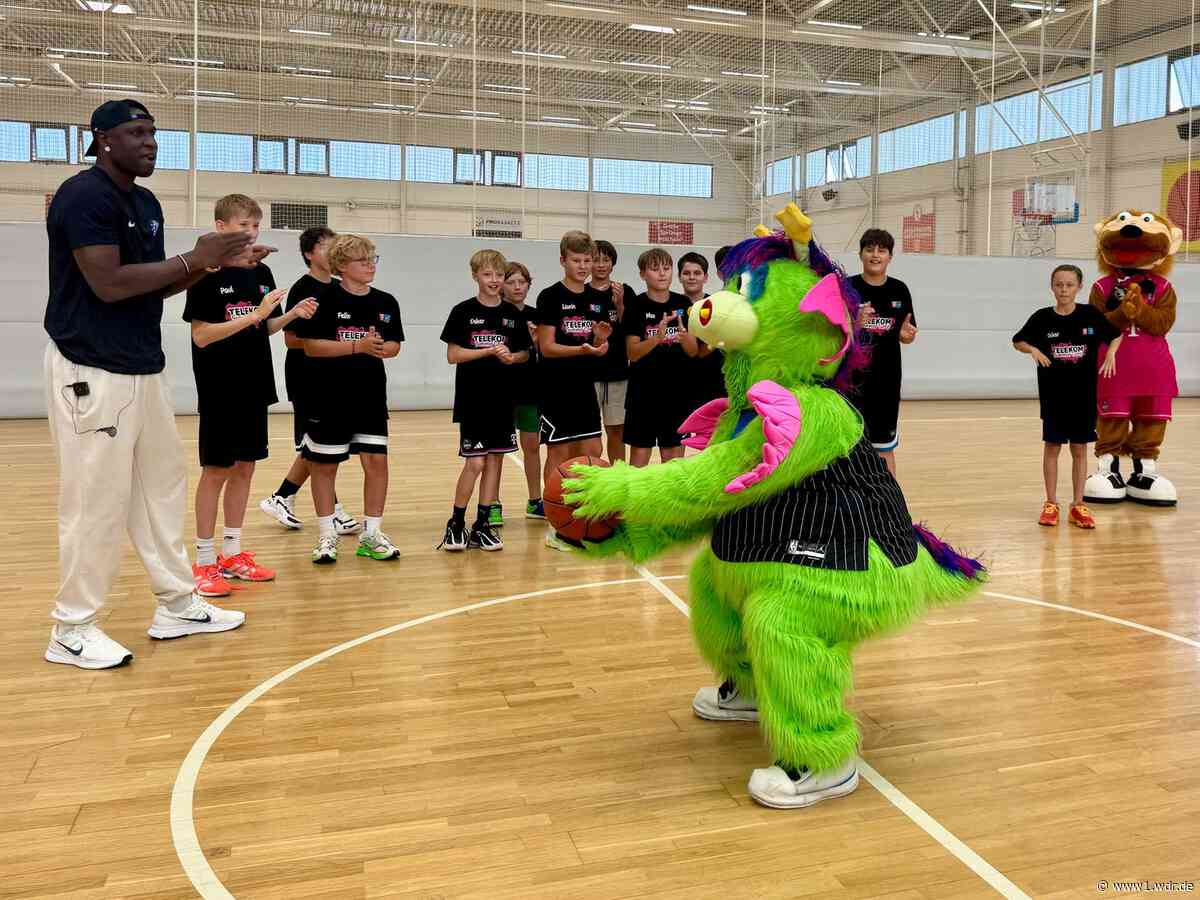 Basketball-Camp in Bonn: Kids trainieren mit den Profis