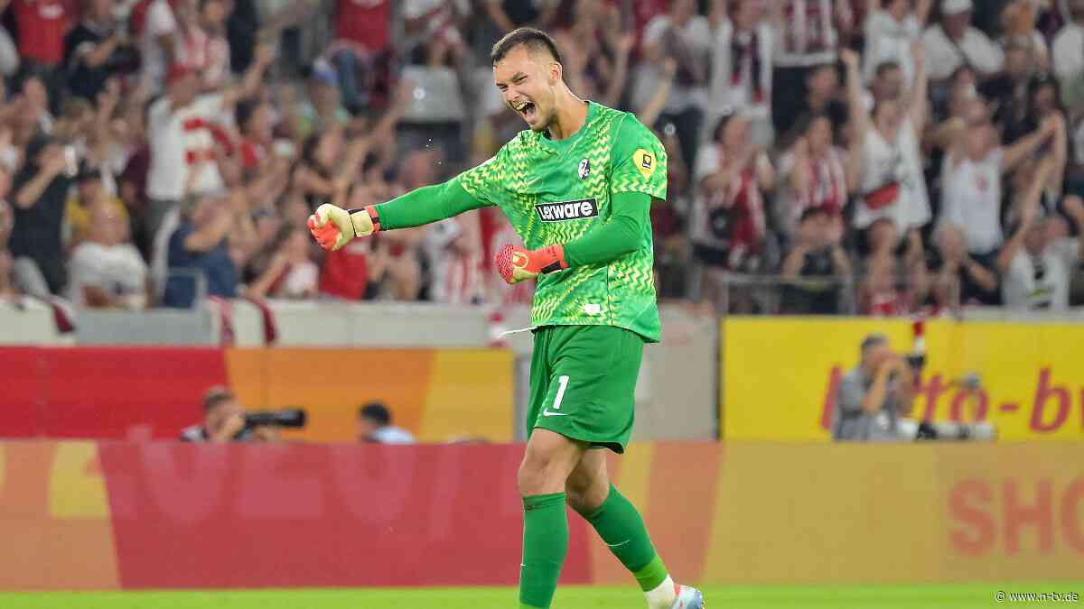 Backhaus mit Aussetzer: Trotz Torwart-Patzer: Freiburg locker in die Conference League
