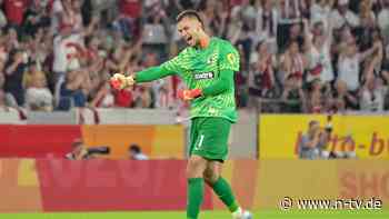Backhaus mit Aussetzer: Trotz Torwart-Patzer: Freiburg locker in die Conference League