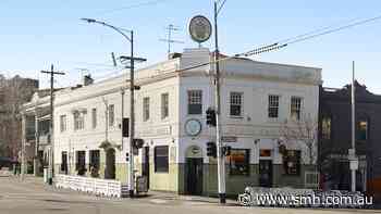 Politics, footy and fans: True-blue historic Carlton pubs for sale