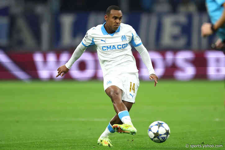 Leeds United In Danger Of Losing £28m Winger To PL Rivals: What Should The Whites Do?