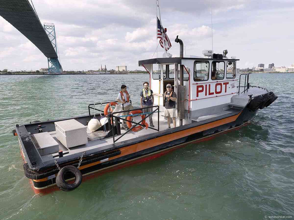 U.S. Mail boat crew rescued pair of jet skiers stranded beneath Ambassador Bridge