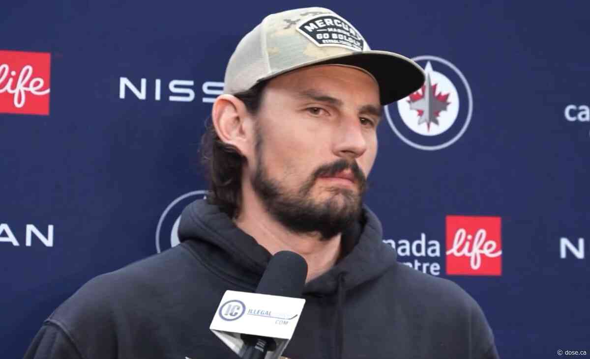 Connor Hellebuyck publicly announces that he wants to be traded