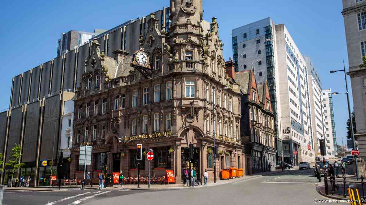 Customers hear 'almighty crash' as part of ceiling collapses inside Lime Street pub