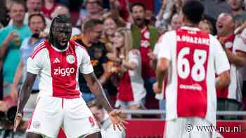 Ajax gaat Conference League in na doelpuntrijke thuiszege en hoofdrol Arokodare