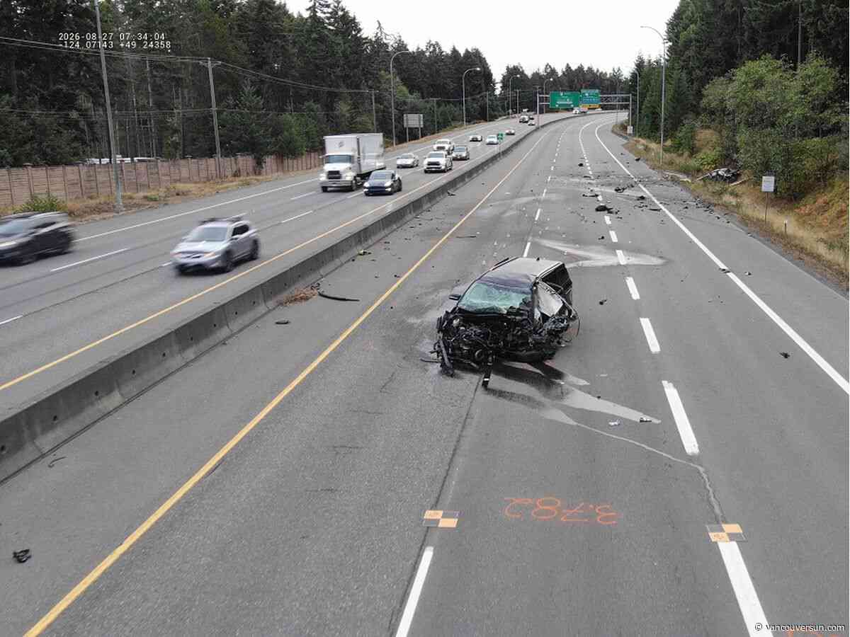 Wrong-way minivan collides with car, killing two people on Vancouver Island