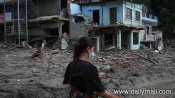 Nepal 'tsunami from the sky' devastation deepens as 39 Australians are now reported missing and death toll climbs to 389