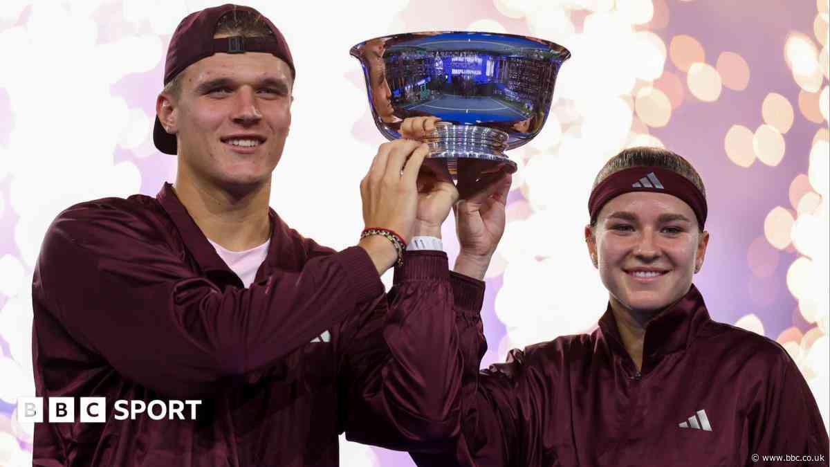 Mensik & Muchova win US Open mixed doubles title