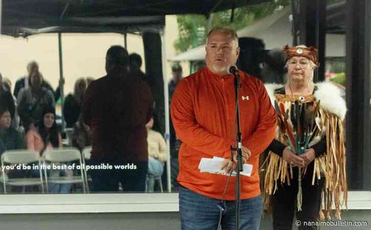 Gord Johns attends Comox Valley’s International Overdose Awareness Day event
