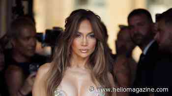 Jennifer Lopez's naked 'office' photo has fans doing a double take