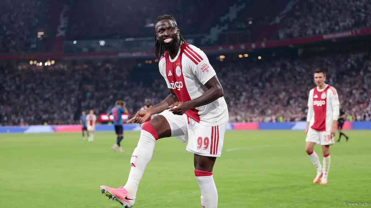 Publiekslieveling Arokodare grijpt kans als Ajax-spits: 'Soms heb je geluk nodig'