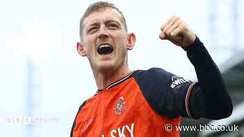 Bromley sign midfielder Saville from Luton