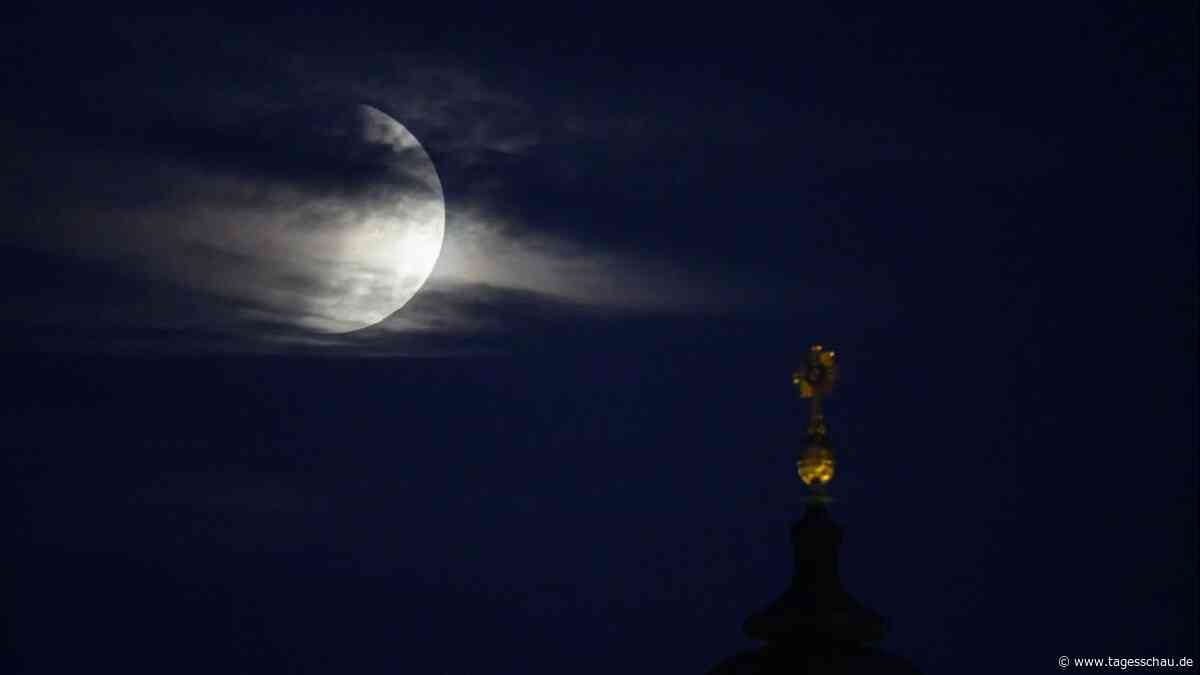 Partielle Mondfinsternis über Deutschland von Wolken verdeckt