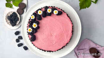 Brombeer-Oreo-Tarte ohne Backen mit Oreo-Keksboden, Brombeeren und Mascarpone-Quarkcreme