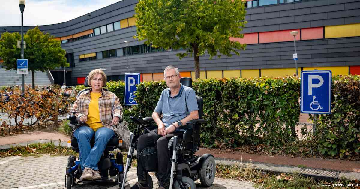 ‘Schandalig’ en ‘triest’: onbegrip over beslissing om rolstoelkoppel na achttien jaar weg te sturen