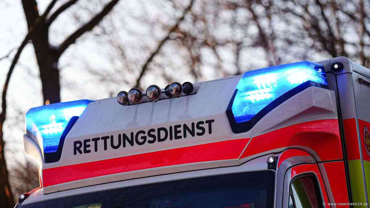 Nissan kracht auf St2096 bei Übersee in Mercedes – zwei Verletzte und hoher Sachschaden