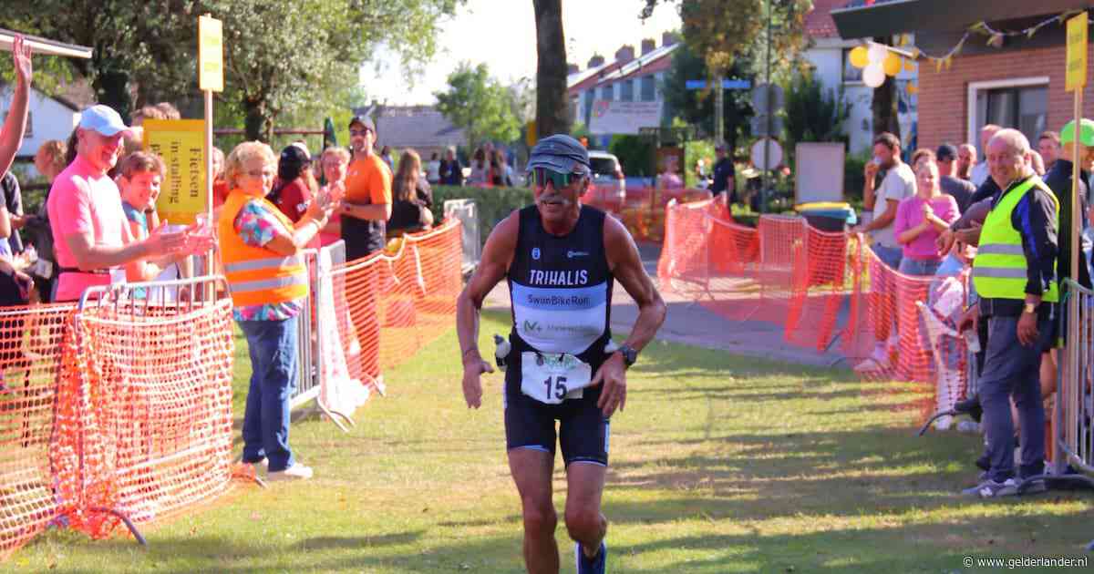 Na 109 marathons volbrengt Jan (76) zijn eerste kwarttriatlon: ‘Ik laat me niet tegenhouden door mijn leeftijd’