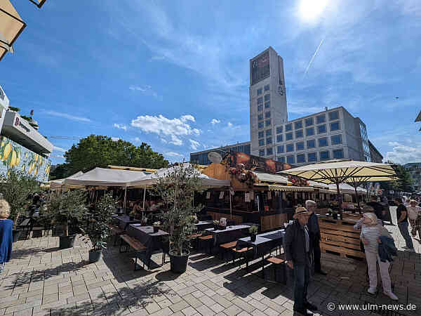 Nach dem Ende des Ulmer Weinfests wird in der Landeshauptstadt weiter gefeiert - Stuttgarter Weindorf ist 50 geworden
