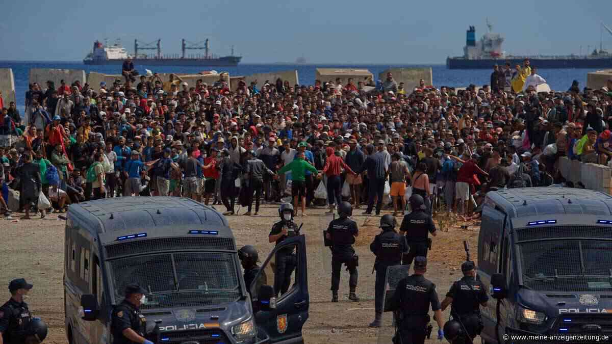 Wut in Ceuta: Anwohner blockieren Zufahrt des Roten Kreuzes zu Migranten