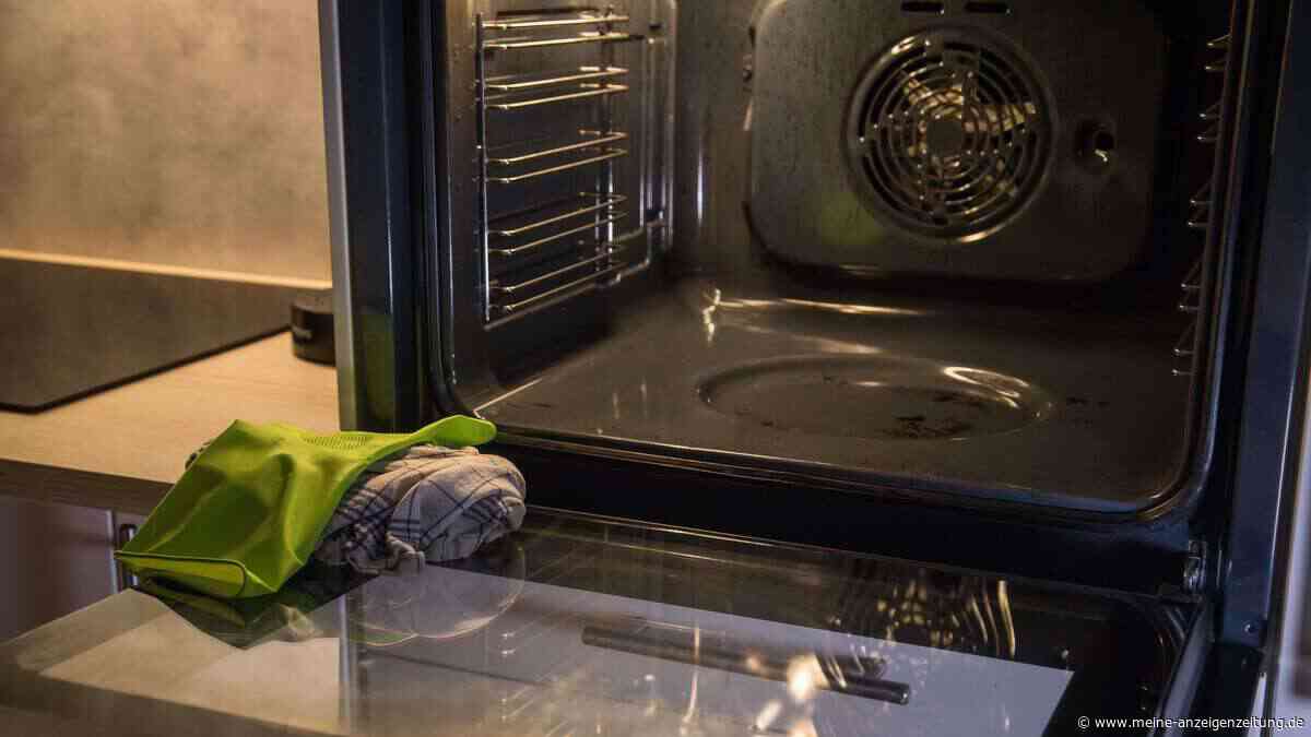 Backofenfenster reinigen: So wird das Glas wieder streifenfrei und sauber