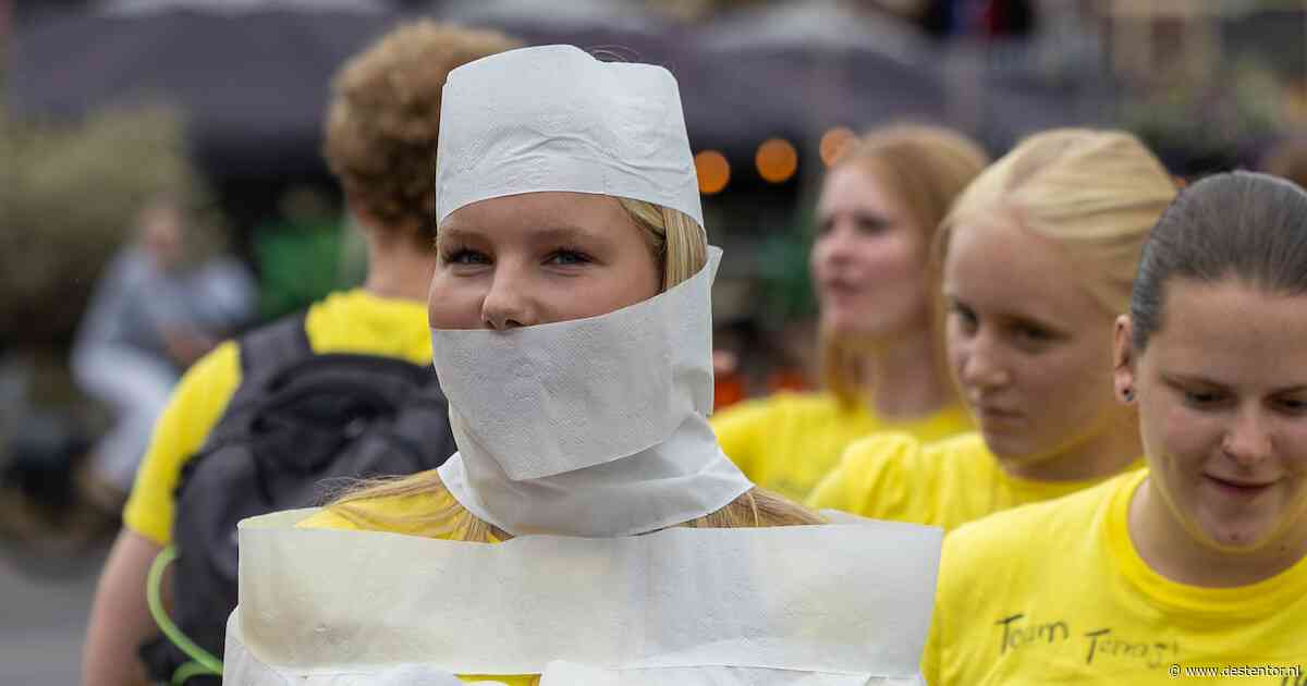 Studenten nemen Zwolle over tijdens de Bruisdag: bekijk hier de foto's