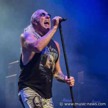 Twisted Sister star Dee Snider breaks shoulder in freak accident