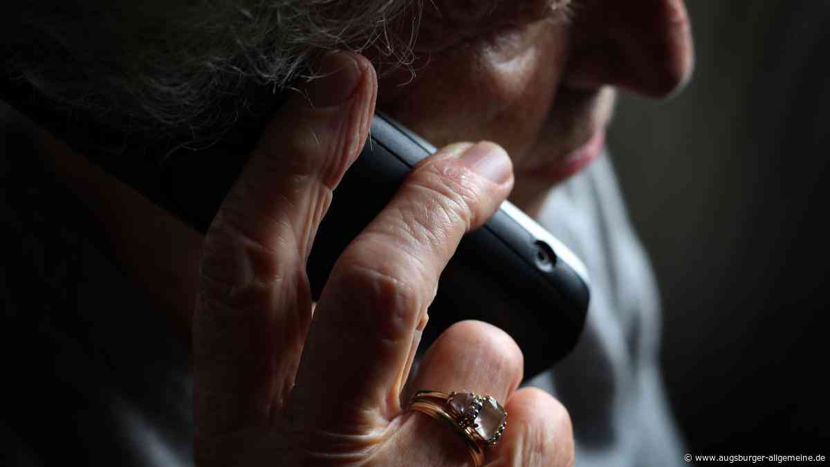 Rentnerin übergibt nach Schockanruf hohe Geldsumme an Betrüger