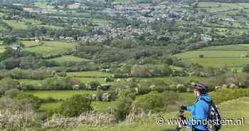 Door een ontmoeting op de camping trok Emmy (69) uiteindelijk naar Wales: ‘De rest is geschiedenis’