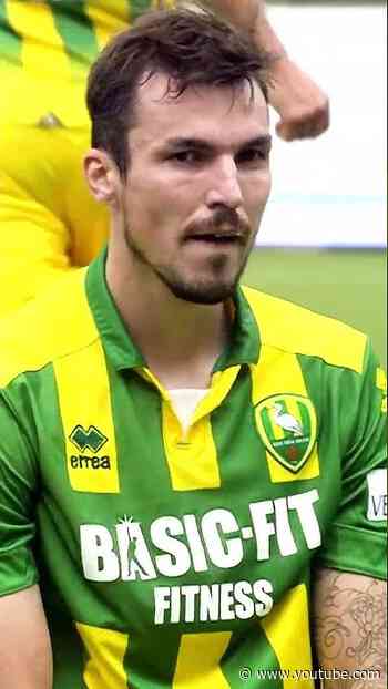 Precies 🔟 jaar geleden: Mike Havenaar met een panenka...😬