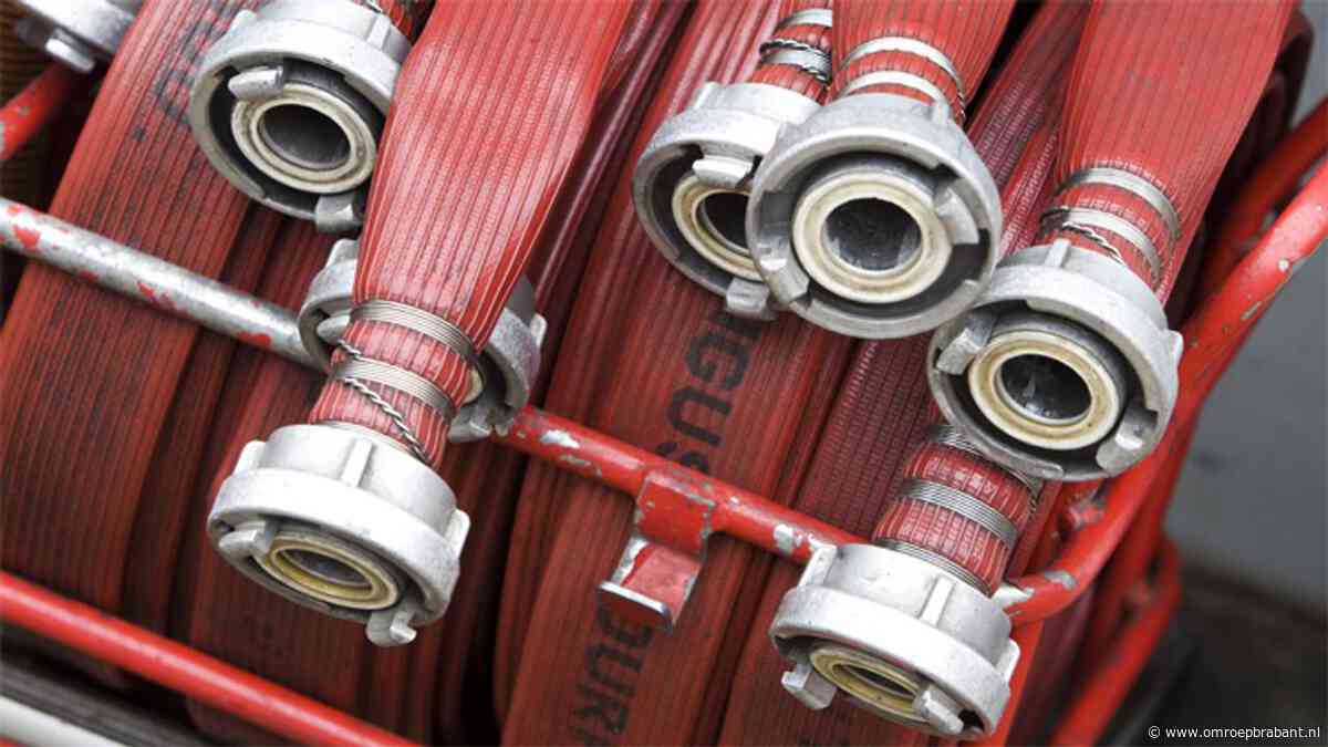 Brand in dak van flatgebouw Valkenswaard