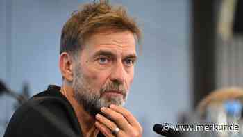 Bundestrainer Jürgen Klopp überrascht mit Besuch von Bundesliga-Spiel