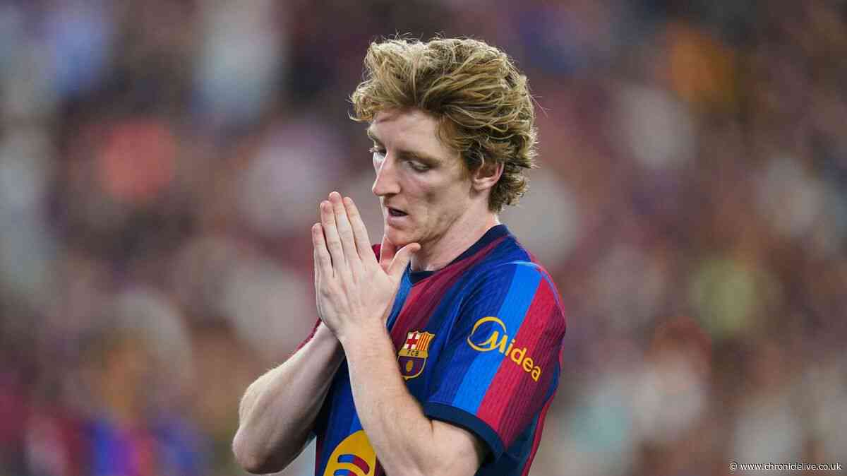 Spanish media react to Anthony Gordon full Barcelona debut with badge tap and standing ovation
