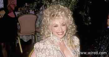 There Are So Many Conspiracy Theories About Dolly Parton and Vaccines