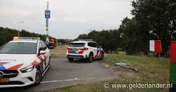 Wilde achtervolging eindigt in greppel bij A73: politie houdt twee mannen aan