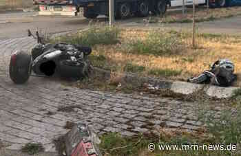 Maikammer – Motorradfahrer bei Sturz im Kreisverkehr schwer verletzt