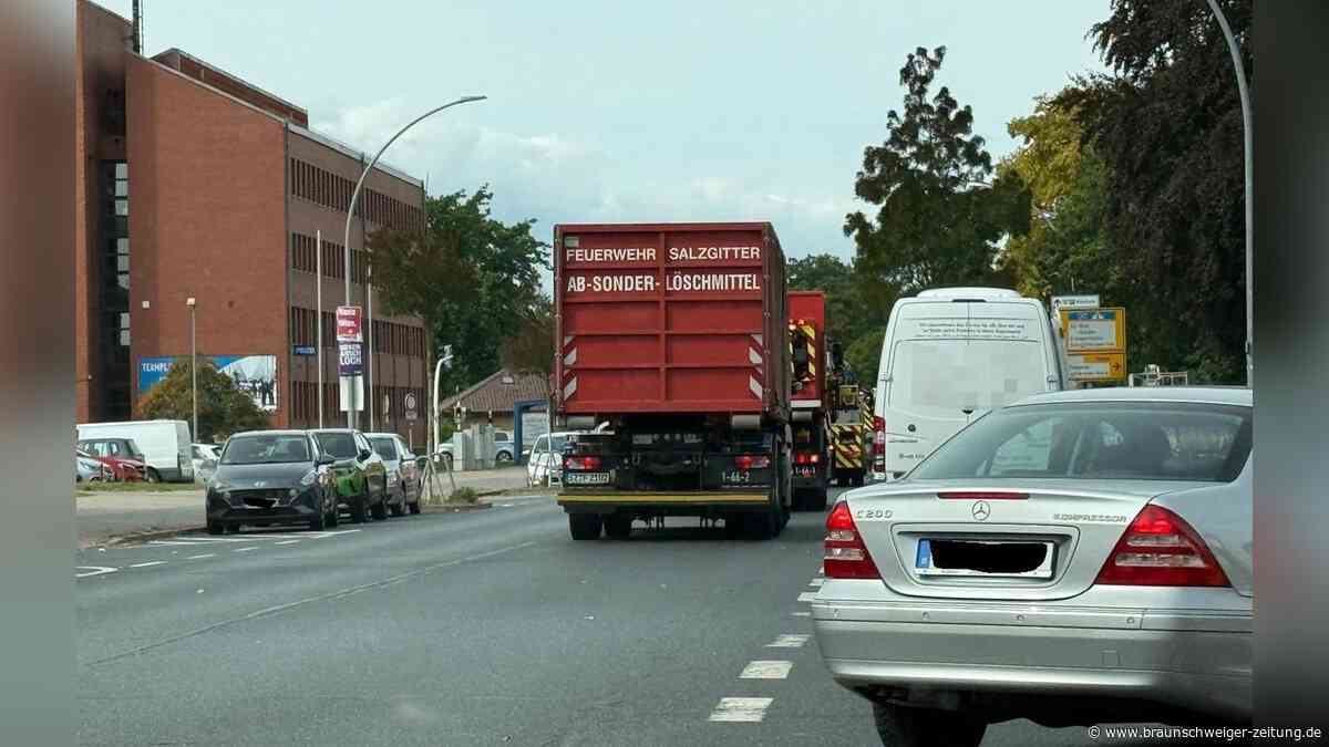 Feuerwehreinsatz an der Polizeidienststelle in Lebenstedt