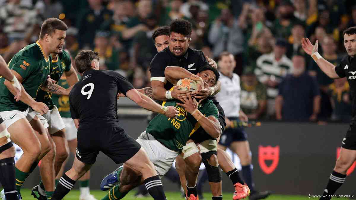 Nigel Owens steps in on bold South Africa v New Zealand call as TMO overruled