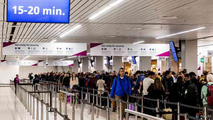 Beveiligers Schiphol doen morgen en overmorgen aan ministakingen van een kwartier