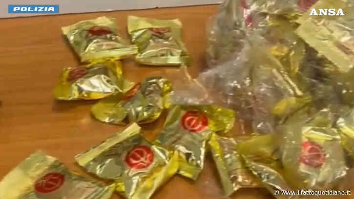 Oltre 5 chili di cocaina nascosti nei biscotti della fortuna: 40enne arrestata a Fiumicino
