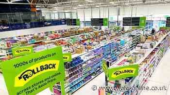 'Stock up now' as supermarket slashes price of Christmas favourite to £4