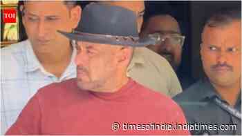Salman spotted after celebrating Raksha Bandhan with sisters